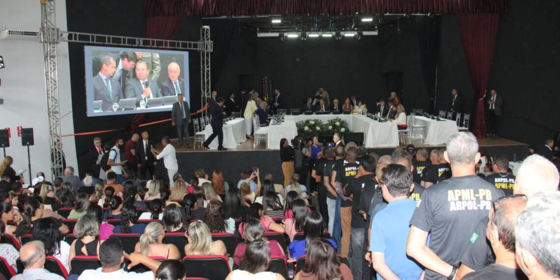 ALPB aprova LOA 2026 durante sessão itinerante em Pocinhos