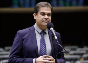 Mersinho Lucena cobra da ANA documentos e justificativas sobre liberação de água do Açude Engenheiro Ávidos em cenário de colapso hídrico