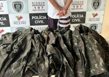 Suspeito é detido e roupas camufladas são apreendidas em Cabedelo