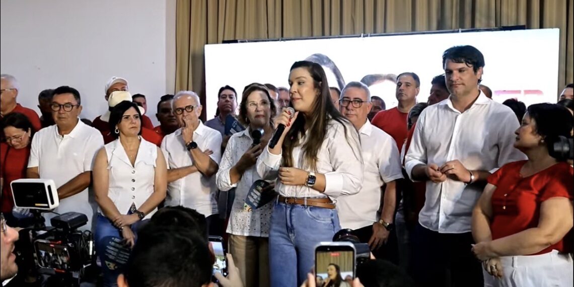 Com festa em Guarabira, Cícero Lucena recebe apoio da prefeita Léa e da deputada Camila Toscano