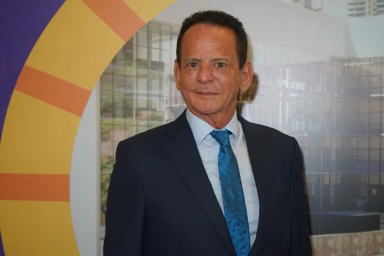 “João Azevêdo virou mero carimbador do projeto familiar de poder dos Ribeiro”, provoca Marcos Vinícius