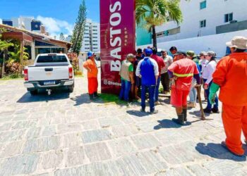 Churrascaria, hotel e bar são notificados por irregularidades no sistema de esgoto