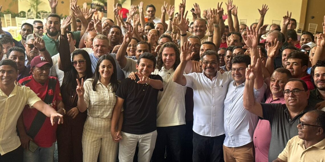 Prefeito, vice, vereadores e lideranças de Santa Rita, 3º maior colégio eleitoral da Paraíba, oficializam apoio à reeleição de Veneziano