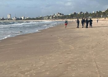 Corpo de mulher é encontrado com sinais de espancamento na praia de Intermares