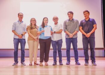 Cícero Lucena nomeia 403 aprovados no concurso da Educação e ultrapassa a marca de 2.500 convocados