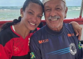 Júnior, ídolo do Flamengo e comentarista da Globo, passa férias em João Pessoa e exalta a Paraíba nas redes