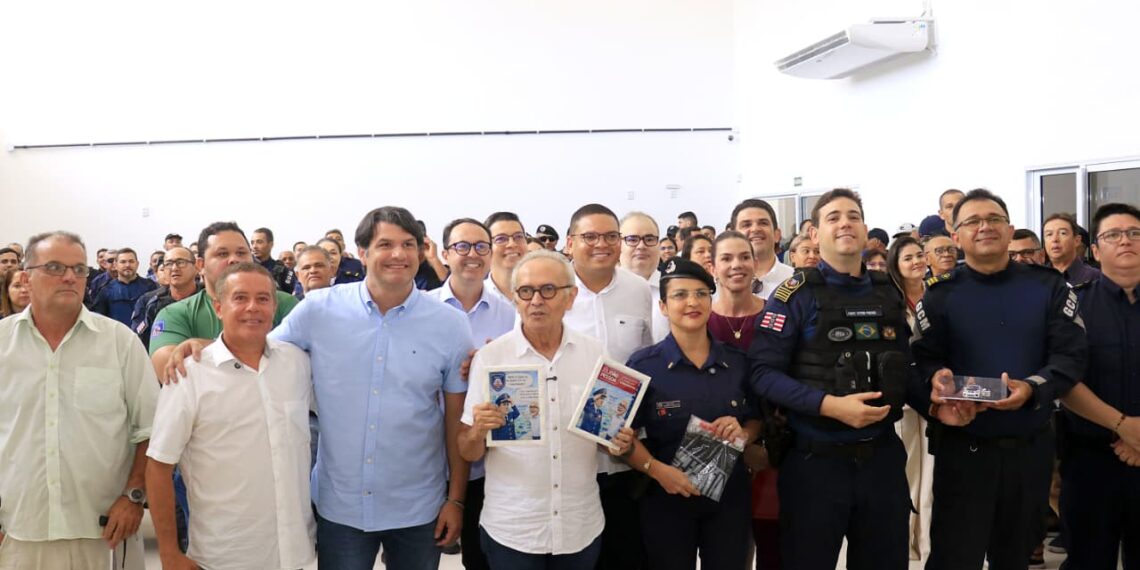 Cícero Lucena anuncia aumento de mais de 8% para guardas civis metropolitanos de João Pessoa