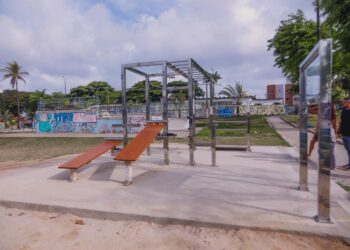 Cícero Lucena entrega equipamentos de calistenia em cinco praças e parques de João Pessoa