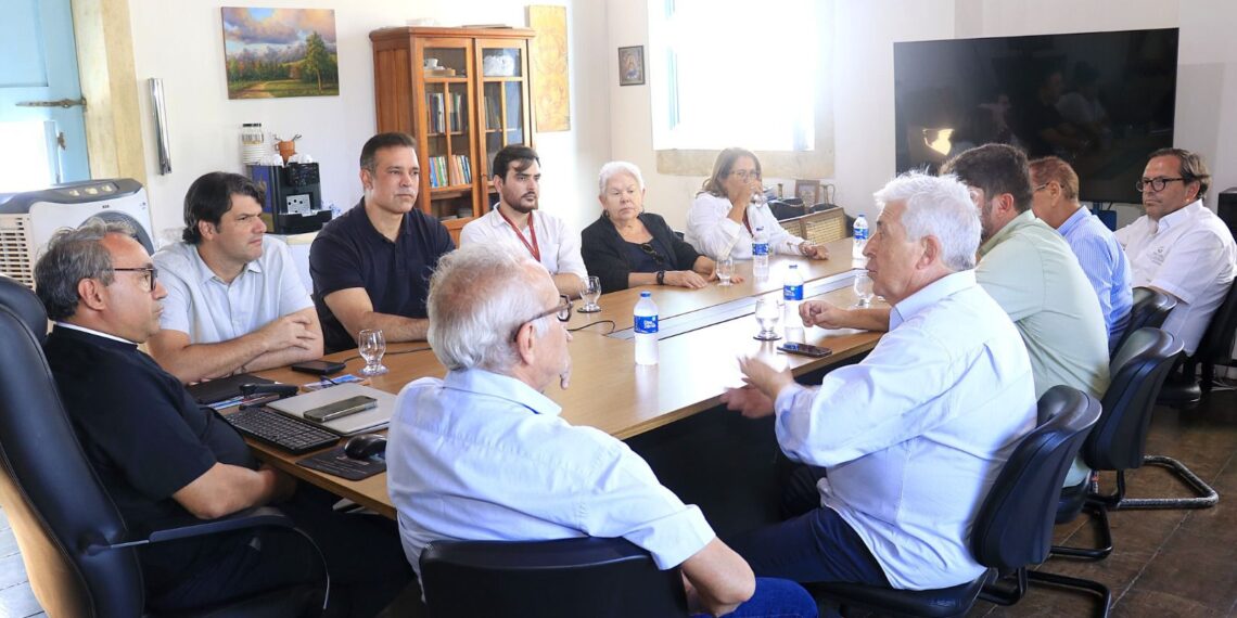 Cícero Lucena e presidente do Vila Galé se reúnem para projetar instalação de hotel no Centro Histórico da Capital