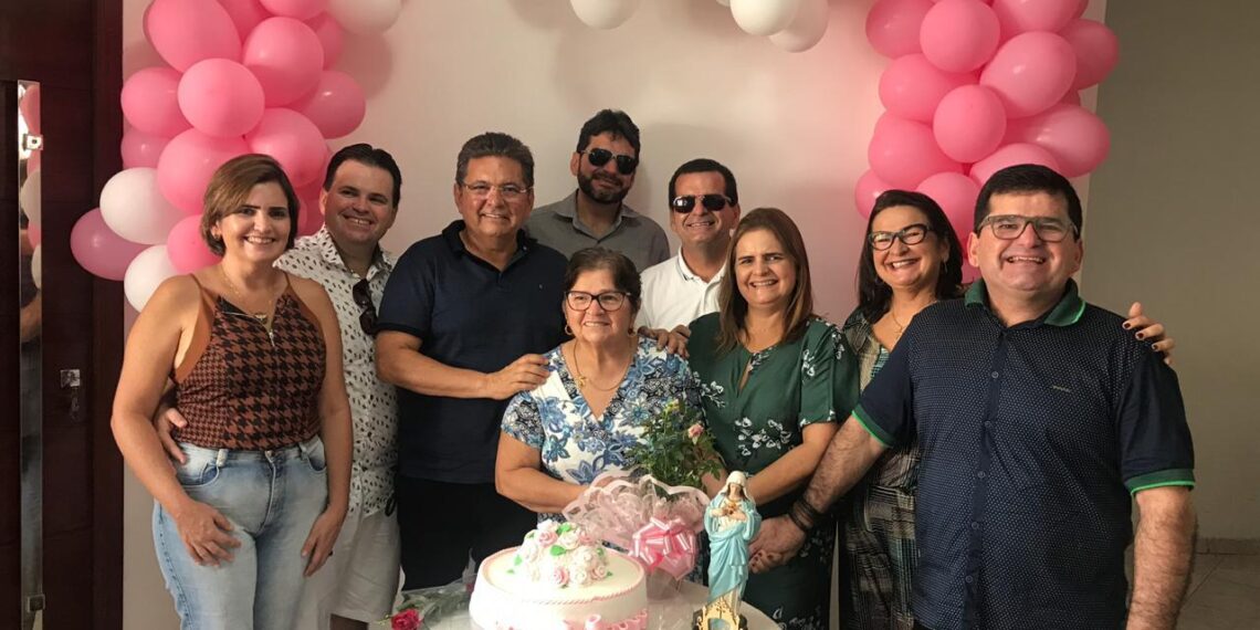 ALPB emite nota e voto de pesar pela morte de Dona Elizabete Pereira de Araújo, mãe do presidente Adriano Galdino