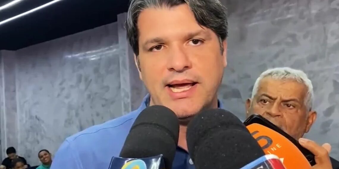 Leo Bezerra cobra respeito da nova direção do PSB durante abertura dos trabalhos do Congresso