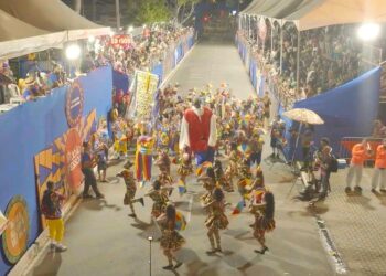 Abertura do Carnaval Tradição 2026 se renova com alegria e cores vibrantes na Avenida Duarte da Silveira