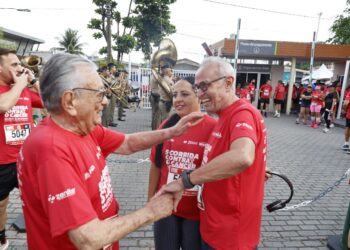 Cícero Lucena reforça enfrentamento ao câncer durante 5ª edição da corrida promovida pelo Hospital Laureano