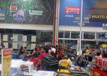 Casal é baleado dentro de supermercado em Cabedelo; homem morre e mulher é socorrida em estado grave