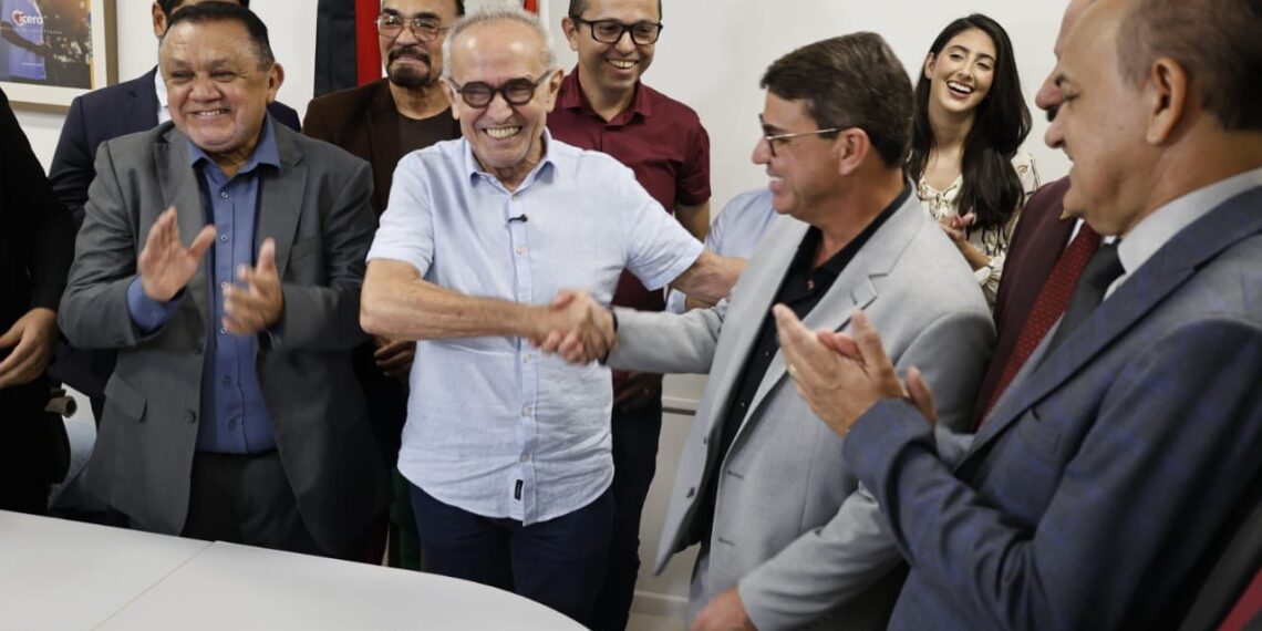 Dinho Dowsley assume Prefeitura de João Pessoa e destaca harmonia entre os Poderes