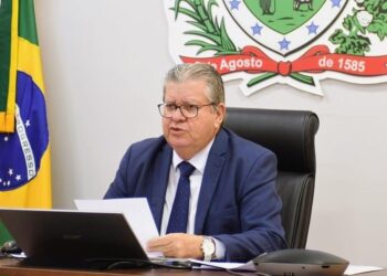 Na abertura dos trabalhos da ALPB, João Azevêdo destaca importância do diálogo entre Poderes