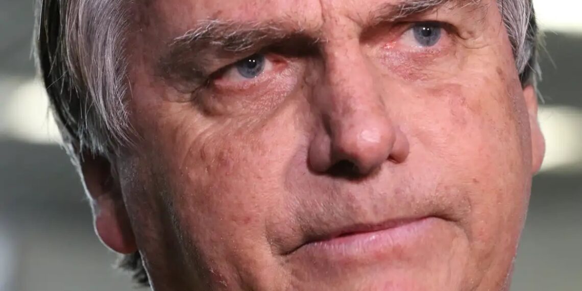 Moraes autoriza prisão domiciliar para Jair Bolsonaro por 90 dias