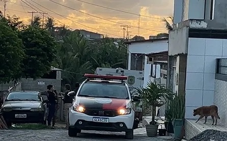 Jovem é assassinado com 14 tiros e tem orelha arrancada após ter casa invadida em Bayeux