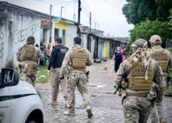 Operação Restinga II cumpre 75 mandados contra organização criminosa, em Cabedelo