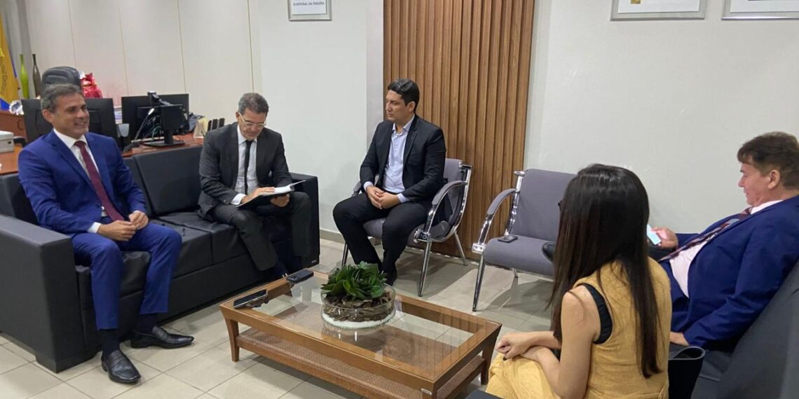 PT aciona o TRE contra antecipação de campanha de Flávio Bolsonaro na Paraíba