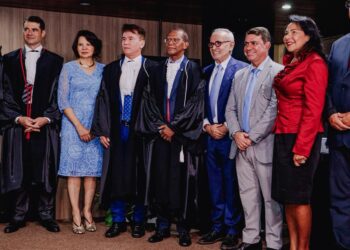 Cícero Lucena destaca papel do TRE-PB na garantia da democracia durante posse da nova Mesa Diretora