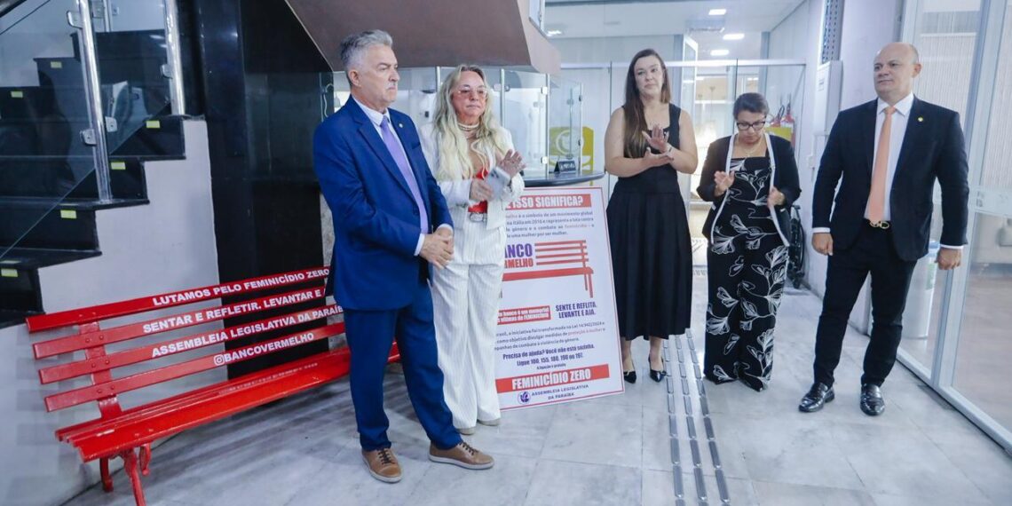 ALPB instala Banco Vermelho e reforça compromisso de proteção às mulheres