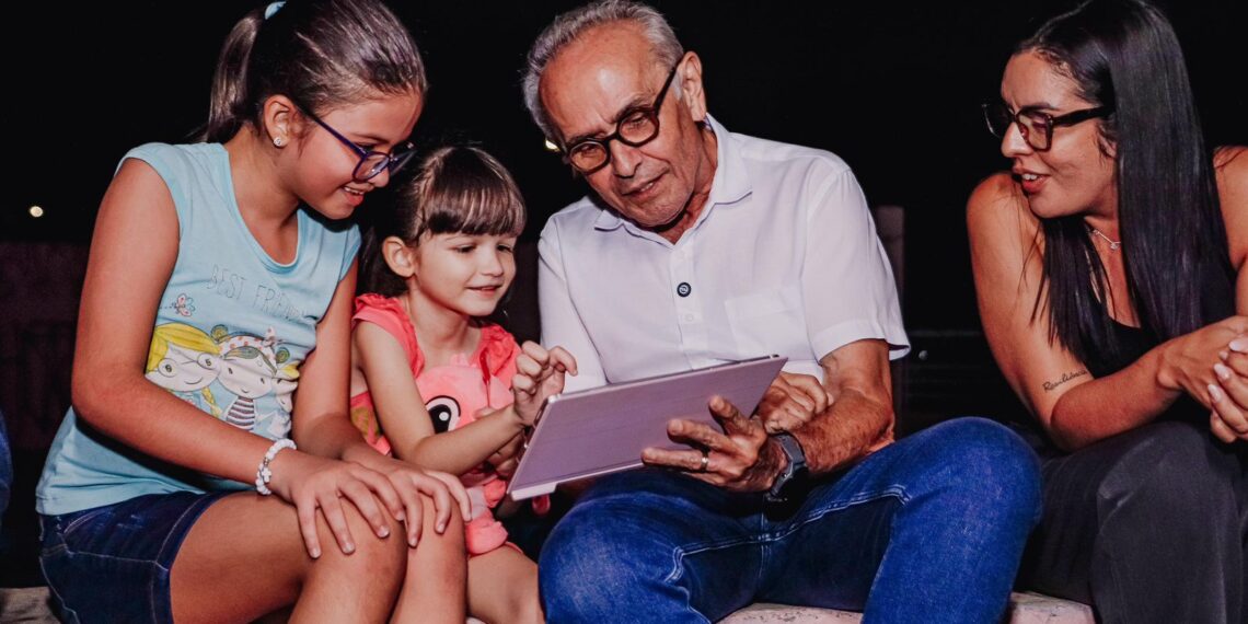 Cícero Lucena amplia iluminação em LED para 29 localidades, com tecnologia mais eficiente, econômica e sustentável