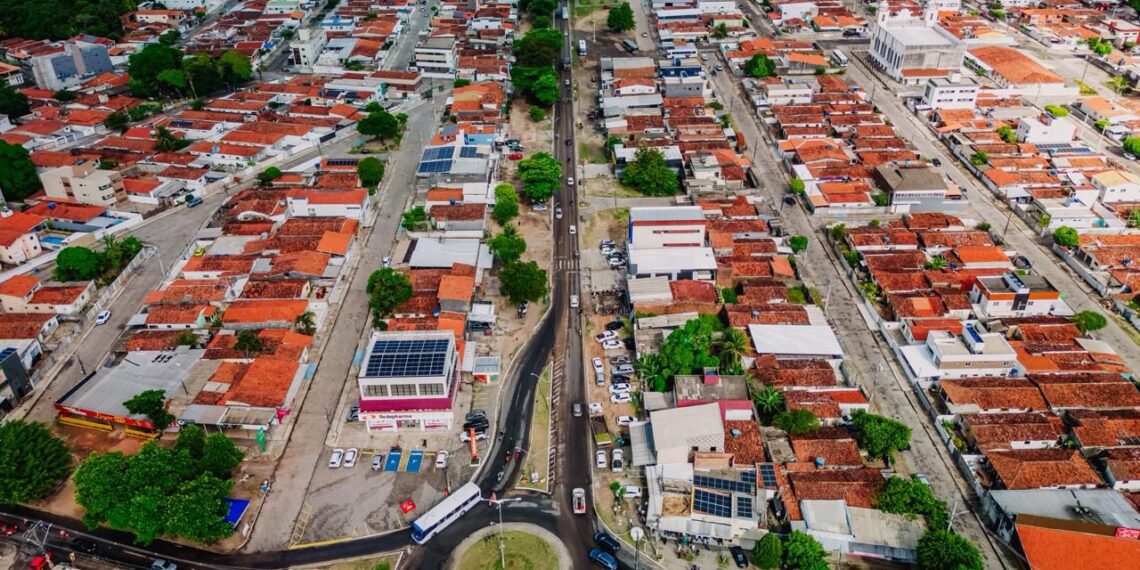 Cícero Lucena autoriza obras para transformar avenida principal do Geisel em parque linear, com vias duplicadas, polo gastronômico e terminal de transporte