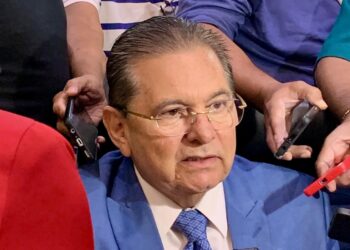 “Ter o apoio de todos”: Adriano Galdino defende neutralidade de Lula em eleição na Paraíba