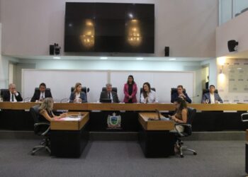 CCJ da Assembleia aprova nomes de Deusdete Queiroga e Taciano Diniz para conselheiros no TCE-PB