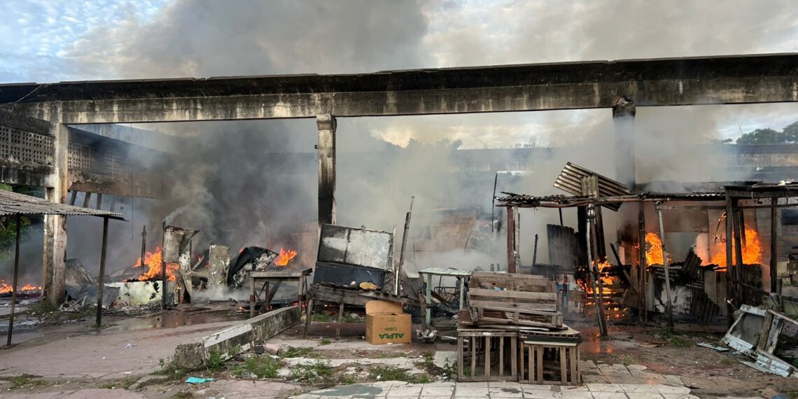 Incêndio atinge Mercado Modelo em João Pessoa pela segunda vez