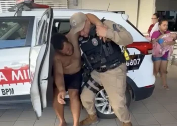 Família é expulsa de casa após marido confrontar membro de facção que teria assediado sua esposa, em João Pessoa