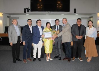 Assembleia concede Cidadania Paraibana à psicóloga Rosa Batista