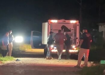 Homem é encontrado morto com tiros na cabeça no bairro de Mandacaru, em João Pessoa