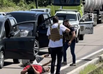 Três homens são presos com drogas avaliadas em R$ 1 milhão na BR-230, na Paraíba