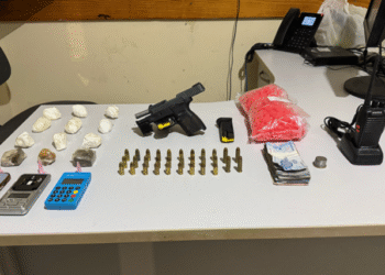 PM prende suspeito por tráfico de drogas no Conde