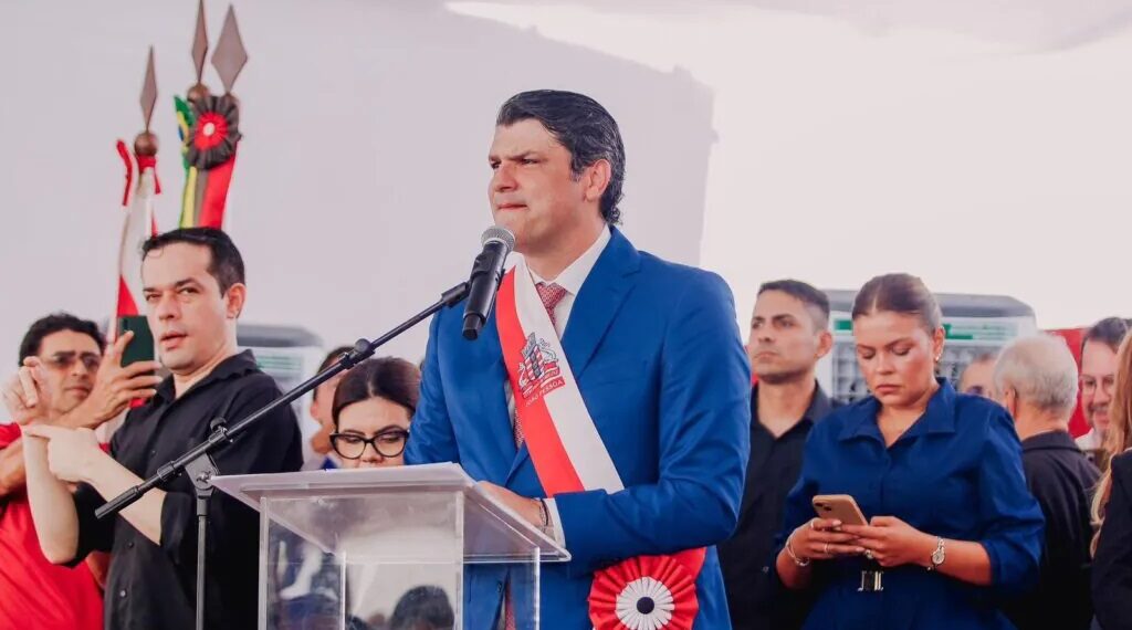 Na posse como prefeito, Leo Bezerra diz que vai manter o ritmo de avanços e reafirma que fará a ‘melhor gestão da história de João Pessoa’