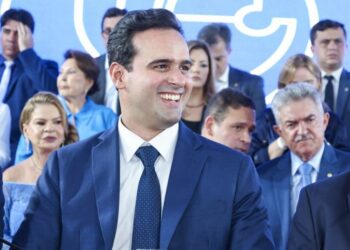 Lucas Ribeiro recebe Medalha Cidade de João Pessoa na Câmara