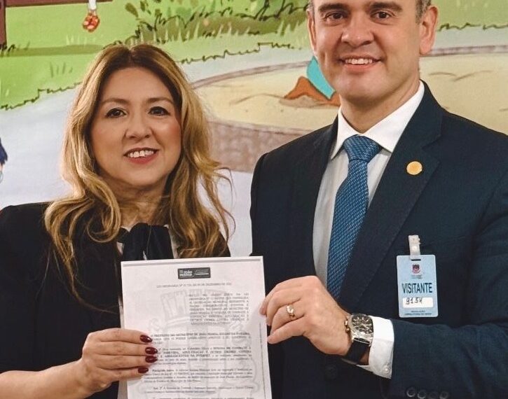 Vereador Wamberto Ulysses busca audiência com promotora Soraya Nóbrega para fortalecer lei de proteção a crianças e adolescentes na internet