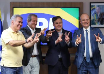 Efraim Filho assume o PL-PB, organiza palanque de Bolsonaro e corre para estar no 2º turno