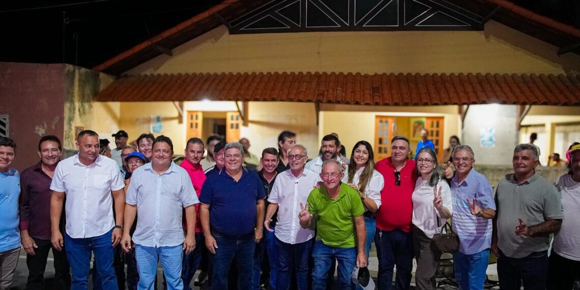 Em Areia de Baraúnas, Cícero se reúne com apoiadores de 12 municípios e reforça pré-campanha pelo Estado