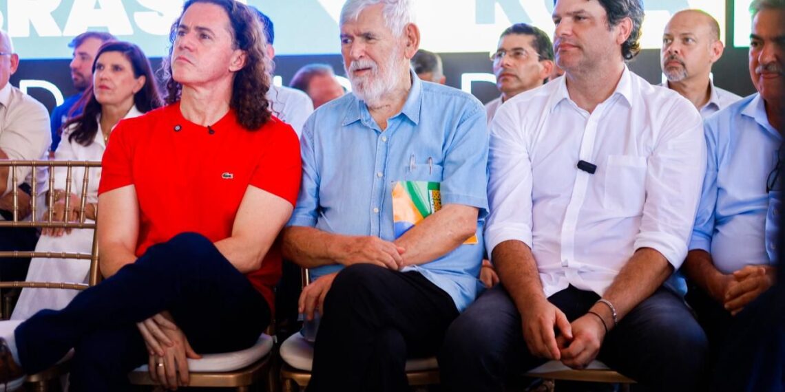 Durante Feira da Cidadania, Leo Bezerra celebra parcerias da Prefeitura com o Governo Federal