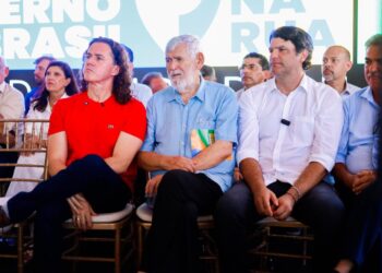 Durante Feira da Cidadania, Leo Bezerra celebra parcerias da Prefeitura com o Governo Federal