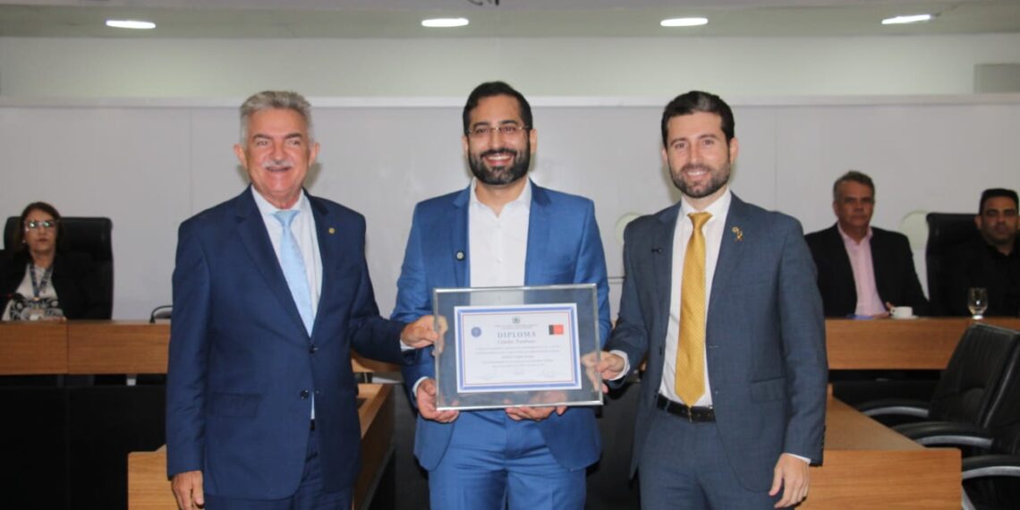 ALPB entrega título de cidadão paraibano ao médico Stênio Lima Sousa