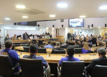 ALPB concede Medalha Epitácio Pessoa à delegada Maíra Roberta e à perita criminal Raquel Azevedo