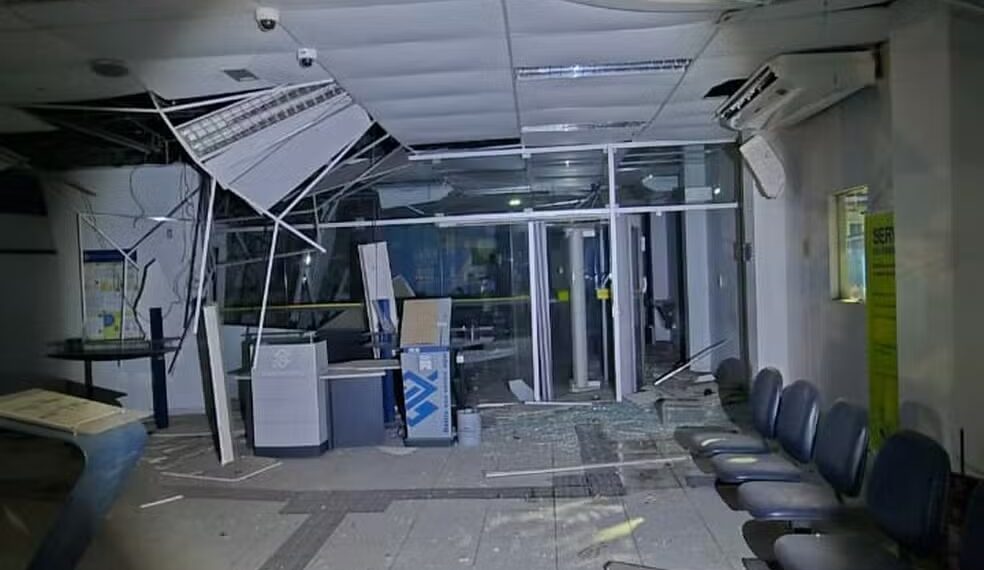 Homem morre e duas pessoas ficam feridas em acidente na BR-101 em Santa Rita