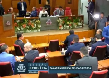 Câmara de João Pessoa aprova projeto que restringe participação de mulheres trans em competições femininas