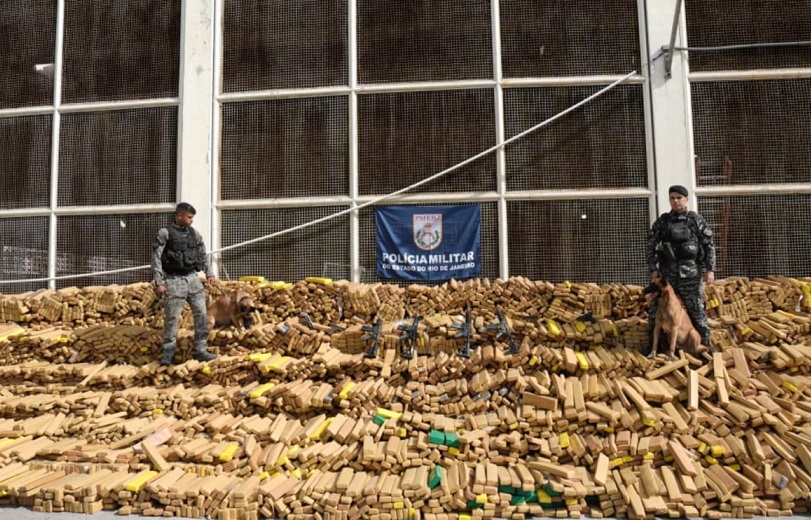PM do Rio faz maior apreensão de drogas do Brasil
