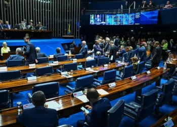 Senadores pedem que STF determine instalação de CPI do Banco Master