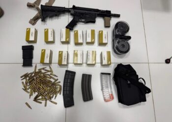 PF apreende fuzil, quase mil munições e bloqueia R$ 1 milhão em operação na Paraíba